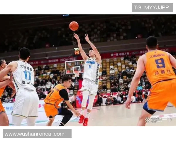 2014年雷霆与勇士激战回顾：一场篮球盛宴的精彩瞬间与战术分析