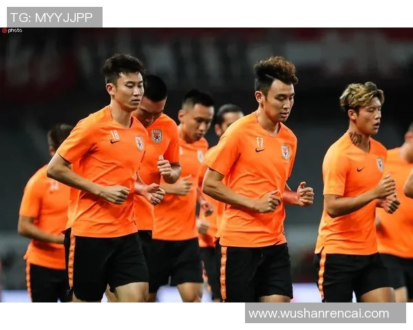 2017年上港与鲁能精彩对决集锦回顾展现足球魅力与激情瞬间 2017年上港与鲁能精彩对决集锦回顾展现足球魅力与激情瞬间