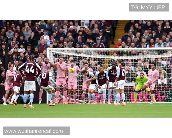 英冠焦点战布莱克迎战伯明翰双方争夺关键三分的激烈对决