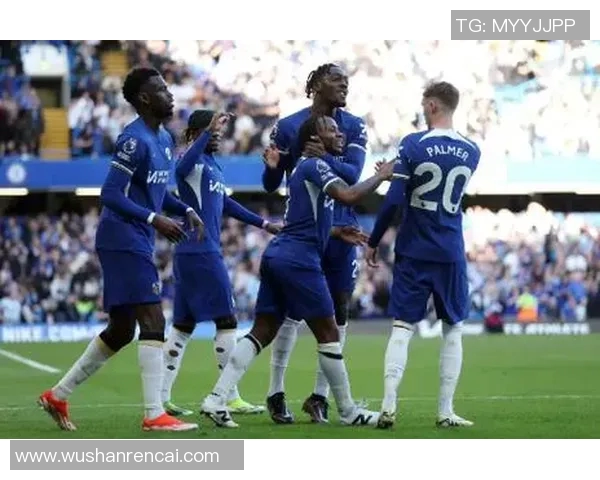 尤文图斯与曼联激战正酣谁能在这场巅峰对决中笑到最后 尤文图斯与曼联激战正酣谁能在这场巅峰对决中笑到最后