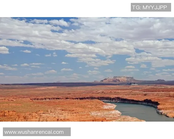 探索布莱克尼的魅力与历史深度，揭示其在文化与自然中的独特地位