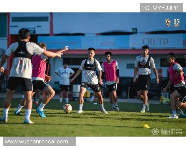 清莱联挑战中超球队展现泰国足球实力与魅力的较量