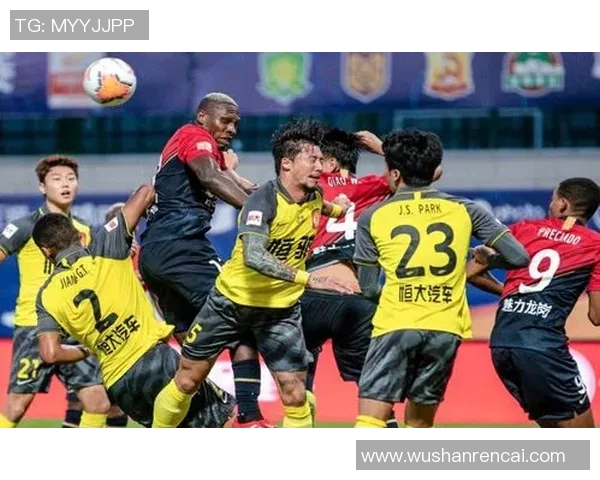 恒大对阵首尔的精彩对决新浪体育全程直播分析战局走势