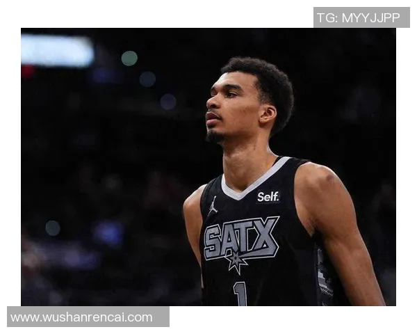 文班亚马场均20分10篮板3盖帽表现抢眼新秀奖项稳操胜券